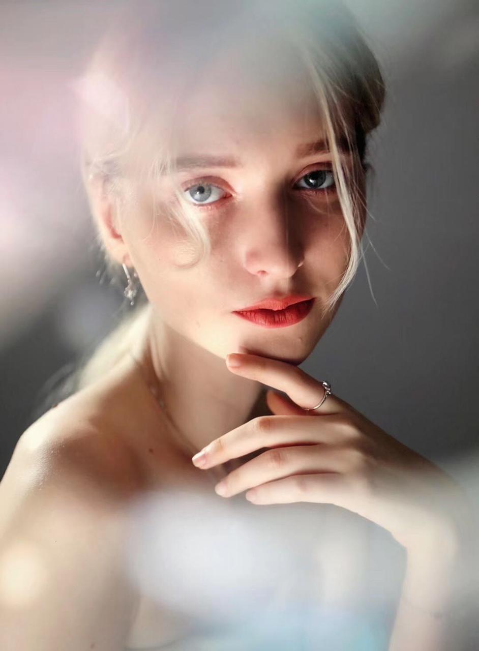 Alena L