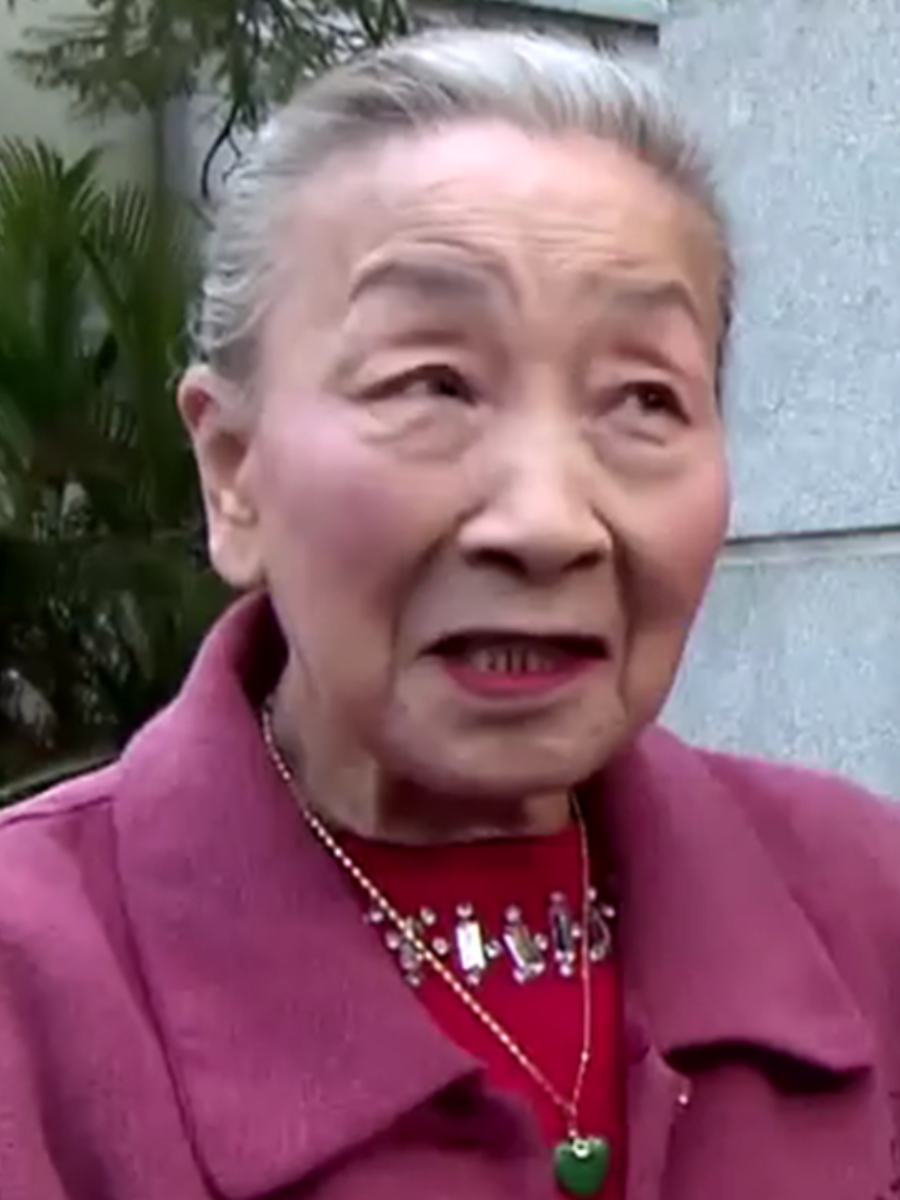楊依依