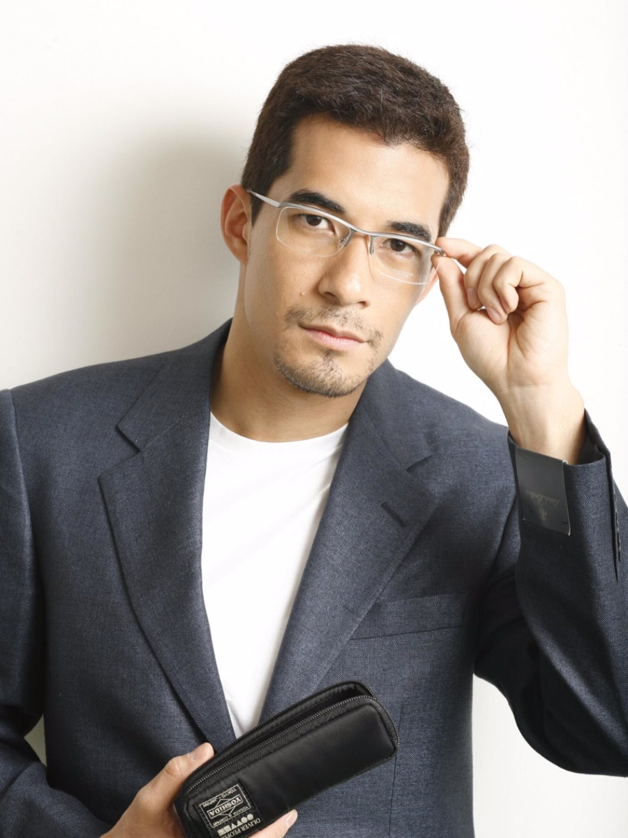 Carlos K