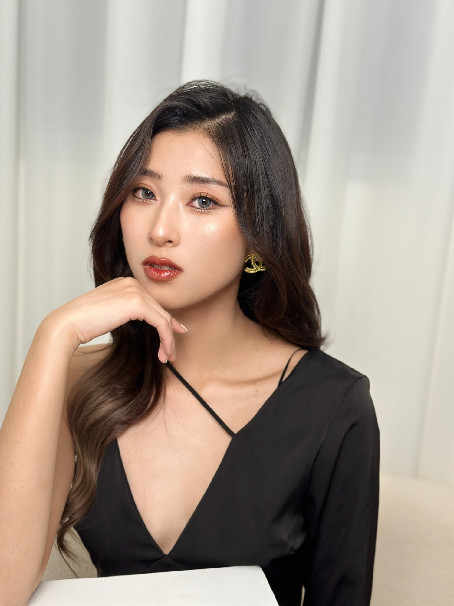 Vivienne W