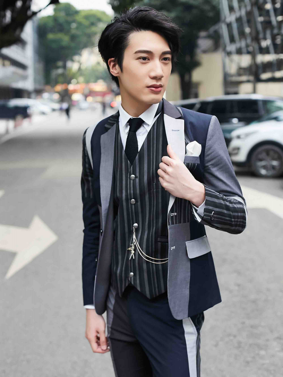 Leo W