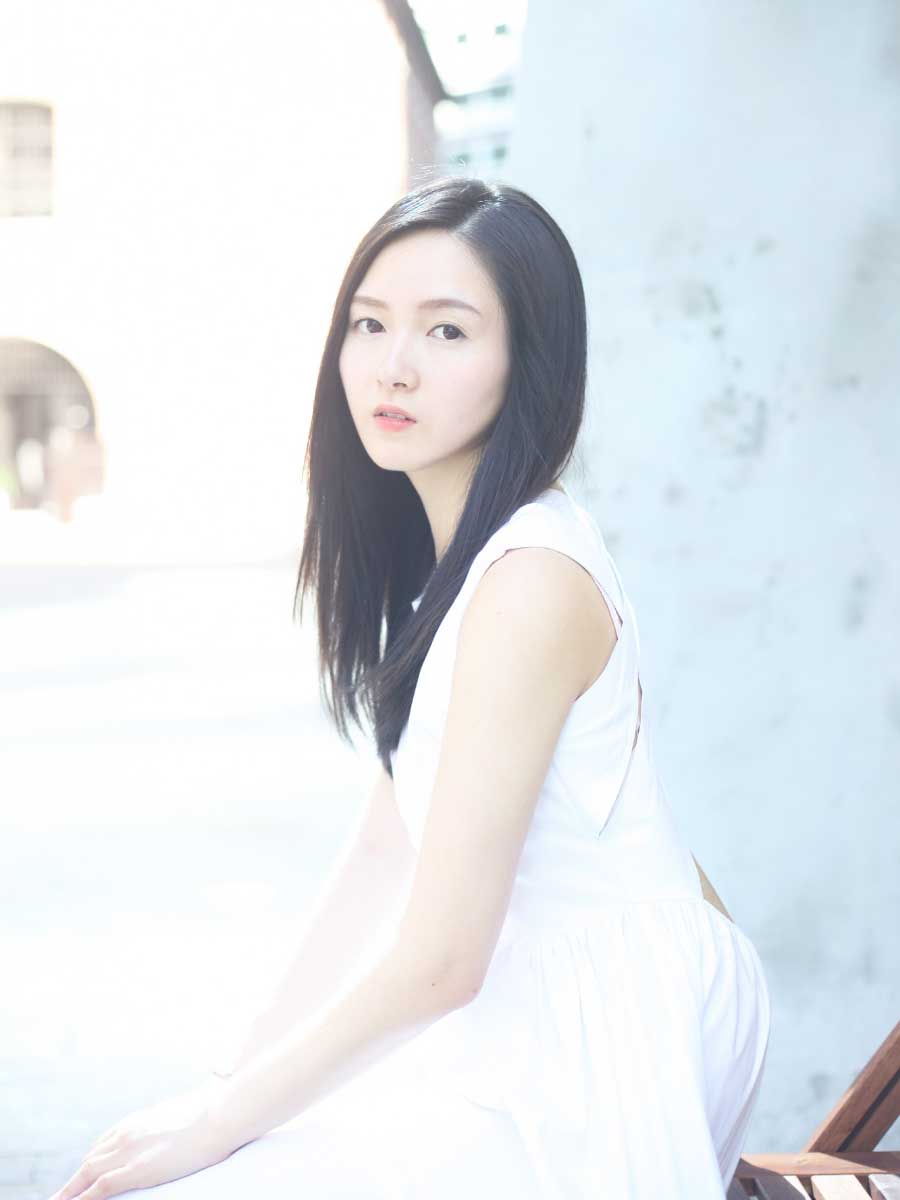 Victoria L